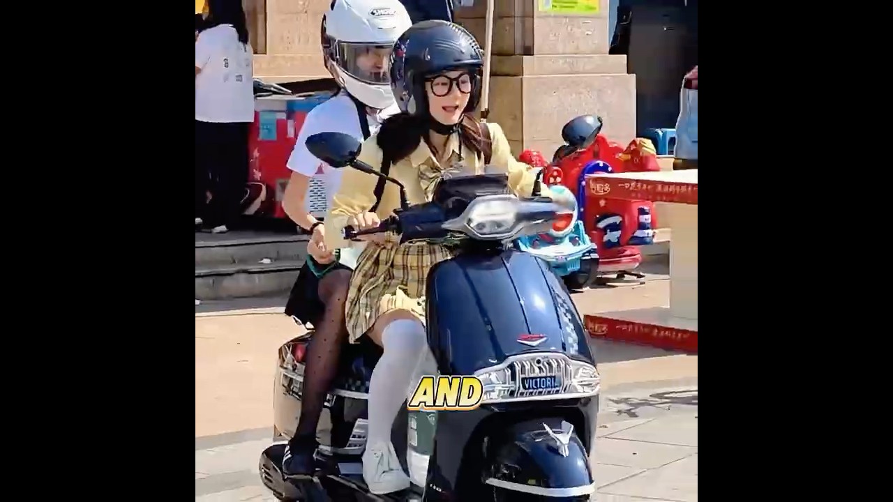 This Is the Best Female Rider I’ve Ever Seen!😎🛵#shorts #funny #fyp