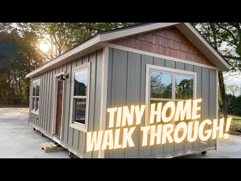 Video: Tiny Modular Home în Columbia pune distracția în funcționalitate