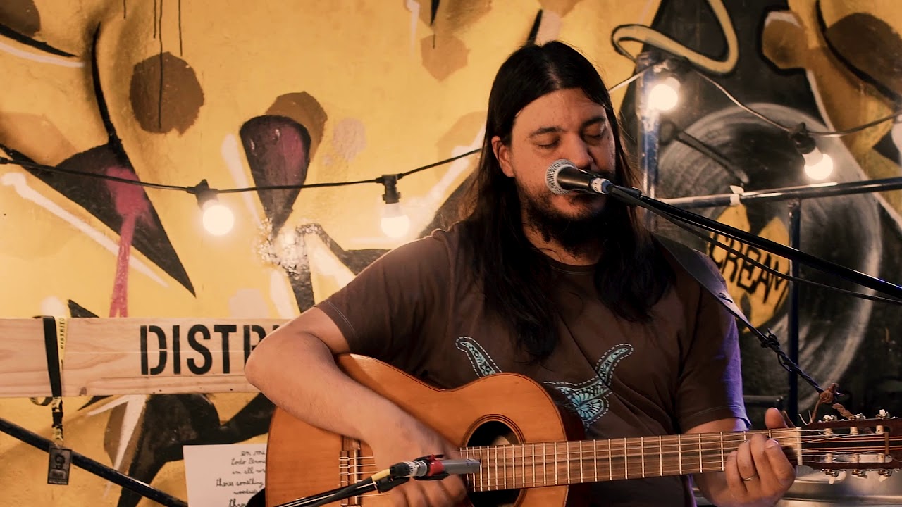 Sesiones en el galpón SHAMAN EL PRIMER COLOR Acordes Chordify