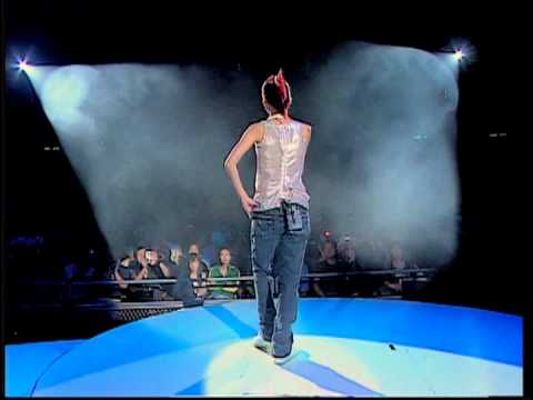 Leave me alone (HK Concert)
