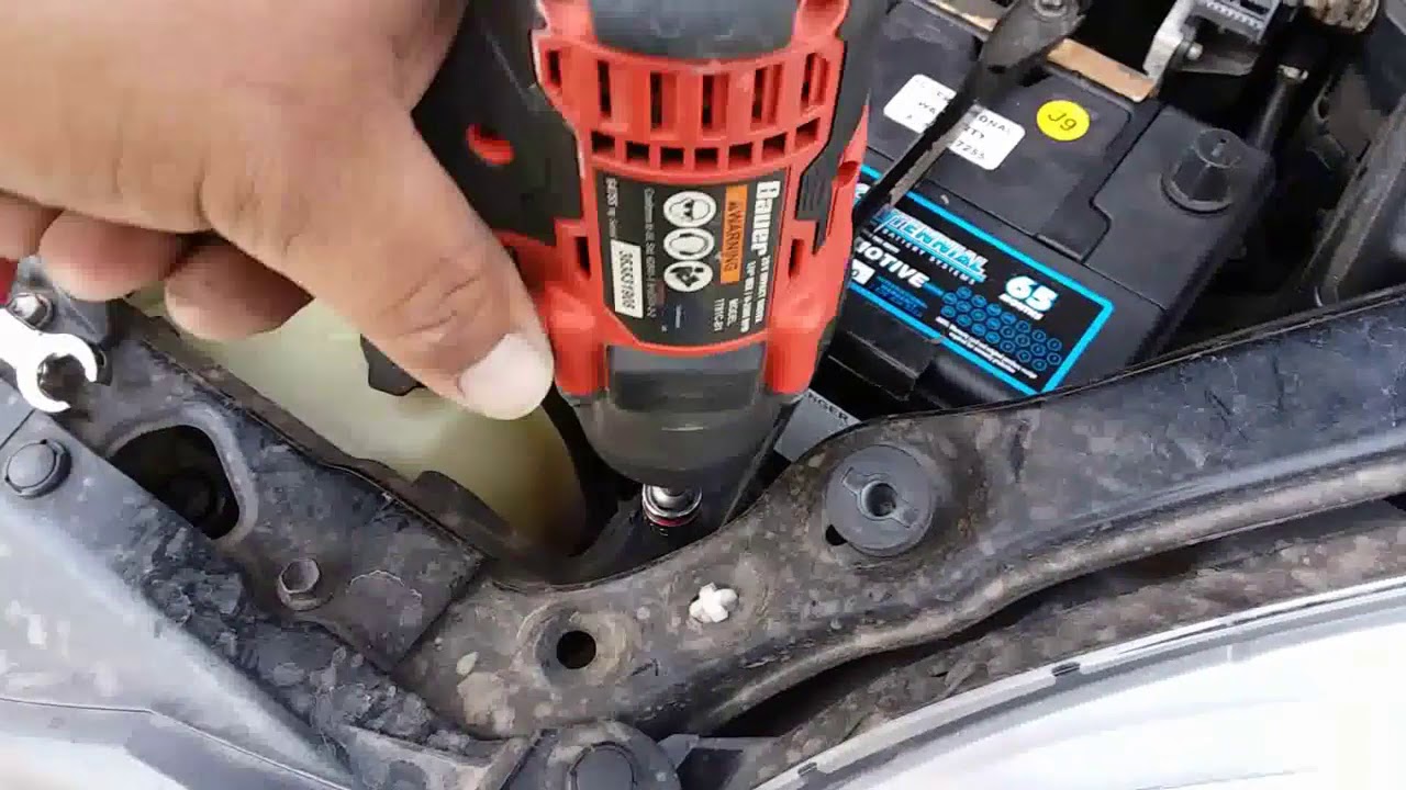 How to: Install a New Battery on a 2011 Toyota Sienna - YouTube