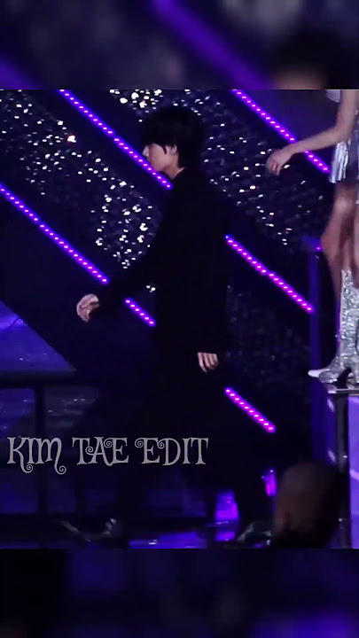 The way tae🐻 immediately place his hand in front of him😍 to give respect🥰💜#bts #taehyung #shorts