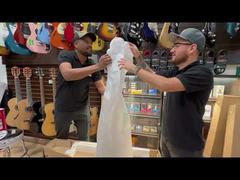 ¡Unboxing de nuevos Lakland Basses recién llegados!