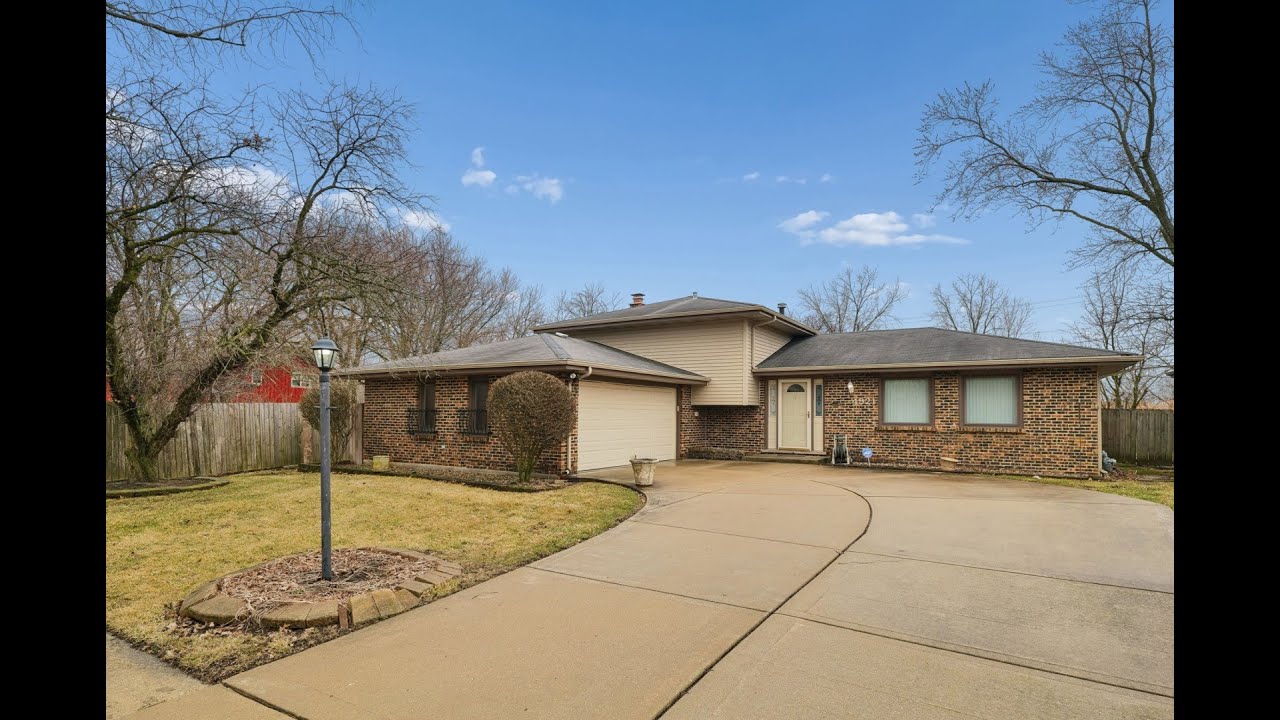 Jenesa Long|4921 Lakeshore Drive|Richton Park, IL|ColdwellBankerHomes ...