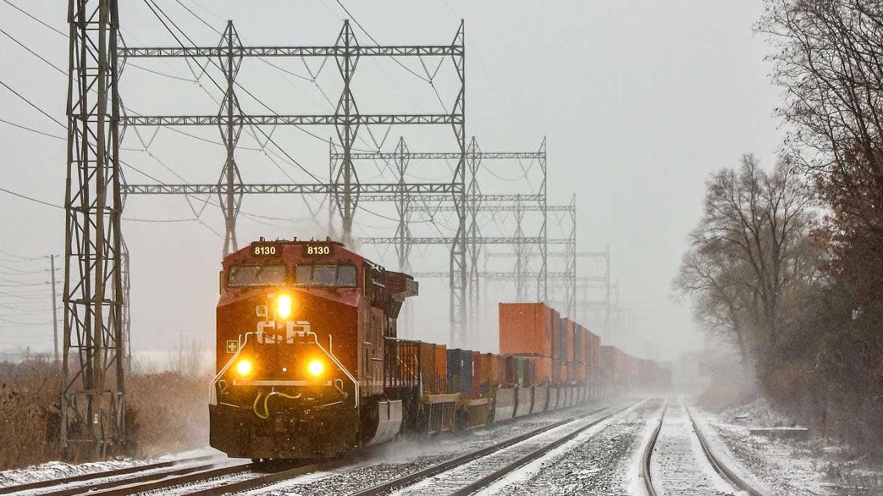 CP 132 At Kipling GO December 23, 2022 - YouTube