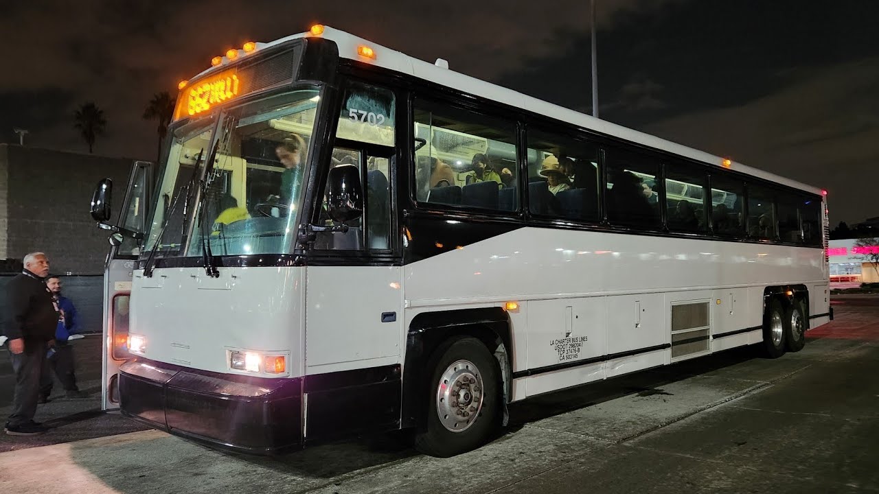 LA Charter Bus Lines 2003 MCI D4500 