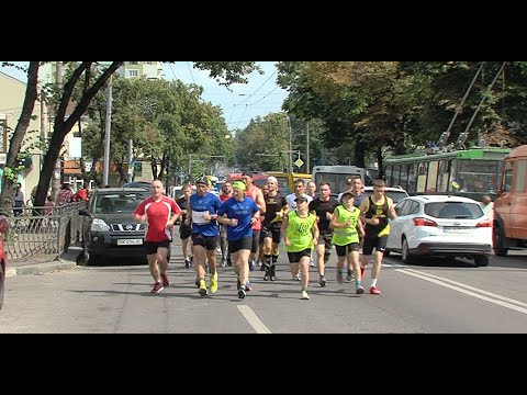 TVRivne1 / Рівне 1: 800 кілометрів за 14 днів: як Рівне зустріло рятувальника, який біжить з Києва у Варшаву TVRivne1 / Рівне 1: 800 кілометрів за 14 днів: як Рівне зустріло рятувальника, який біжить з Києва у Варшаву