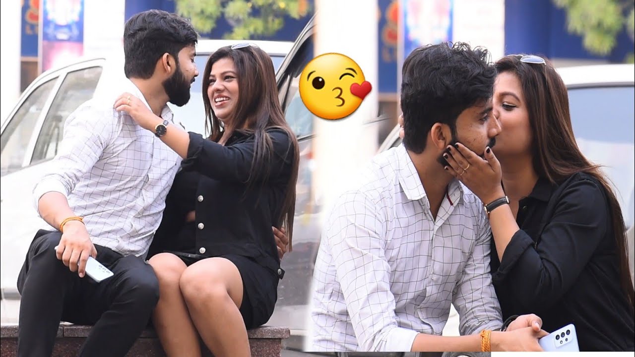 Kissing Prank On My Girlfriend 😍👇 | Somesh Brijwasi |