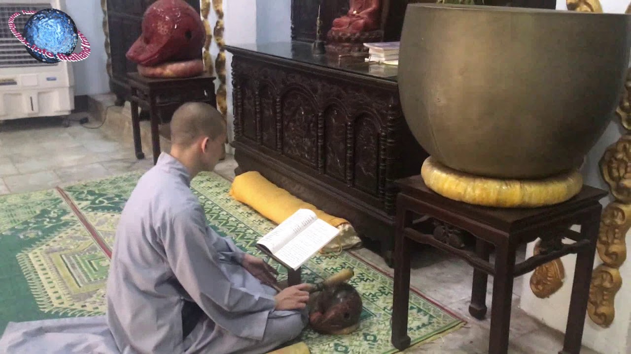 🇻🇳 THAILEX VDO Buddhist Monk Chanting and Beating Wooden Fish