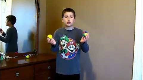 Easy Way to Learn How to Juggle 3 Balls (Tutorial)