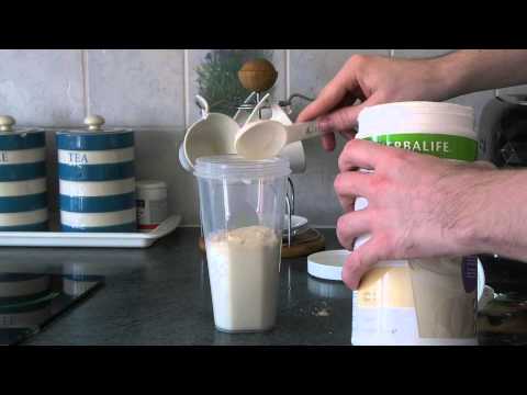 HOW TO MAKE A HERBALIFE FORMULA 1 MEAL REPLACEMENT SHAKE