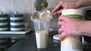 HOW TO MAKE A HERBALIFE FORMULA 1 MEAL REPLACEMENT SHAKE