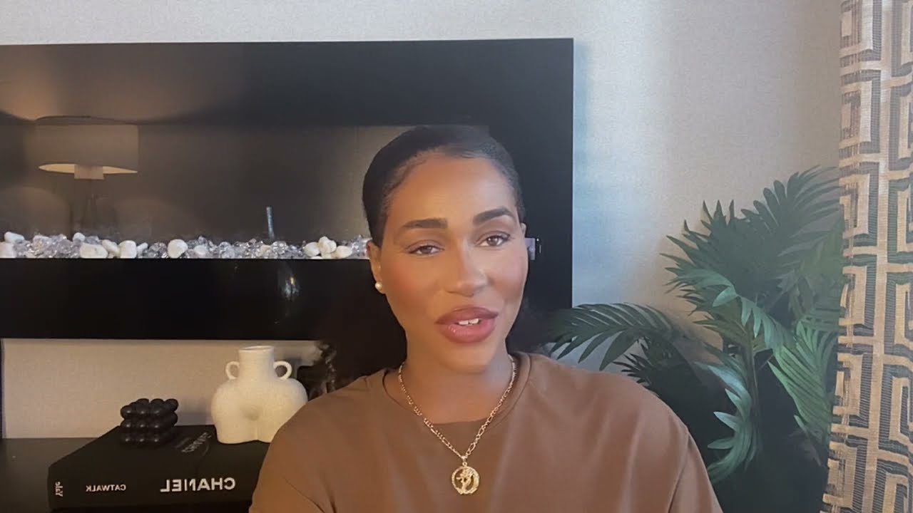 Aquarius Women:  Friendships