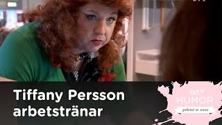 Tiffany hotar med kund med Facebook