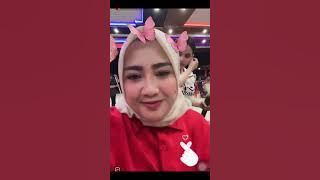 Putri Isnari nyanyi acara ultah bunda Rheny