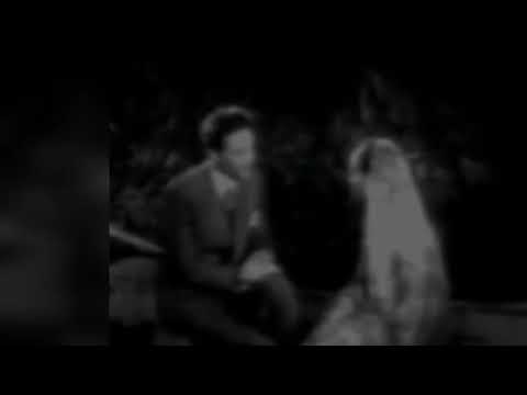 محمد عبد الوهاب مع نجاة علي ماحلى الحبيب من فيلم دموع الحب 1935