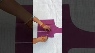 blouse Mein Bina inchi tape ke Darts ke Nishan kaise lagaen#shorts# video# viral 🥰