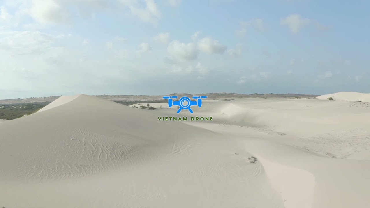 [Flycam] Bau Trang sand Hill - Đồi cát Bàu Trắng - Vietnam Drone