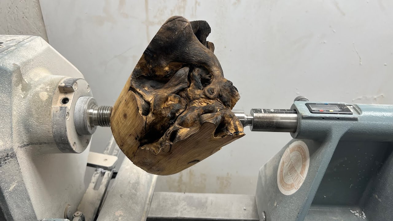I Mixed a Teak Root with Resin… The Result Is Unreal