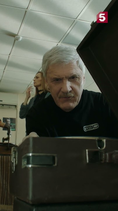 с 8 марта дырявый носок