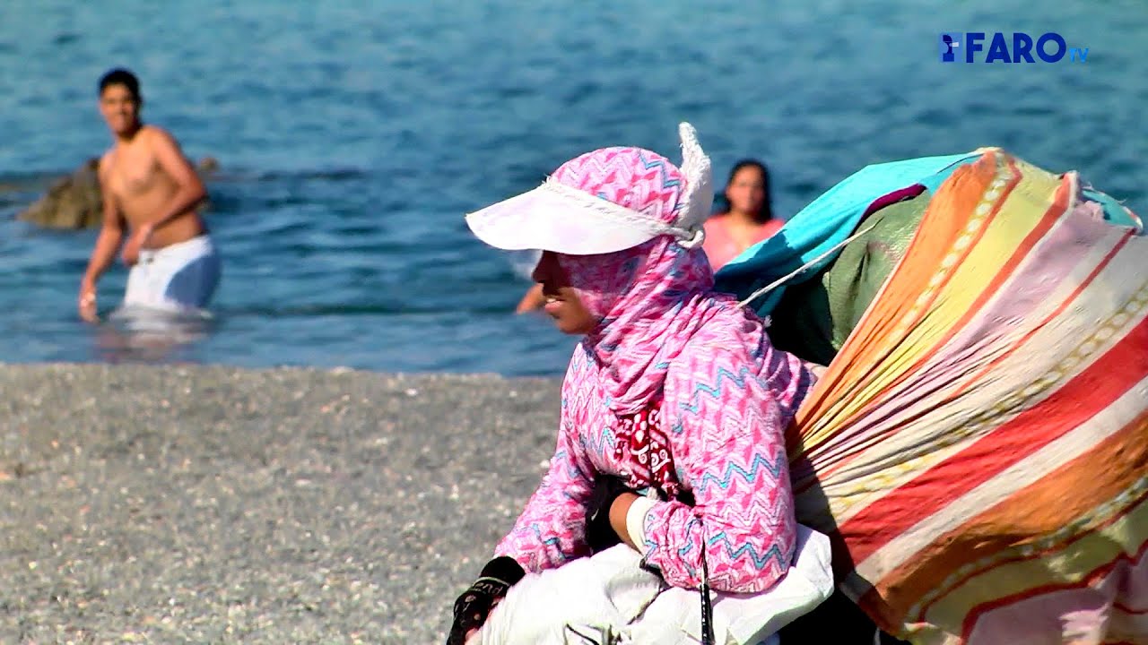 Bañistas, porteadores y falta de derechos en el Tarajal