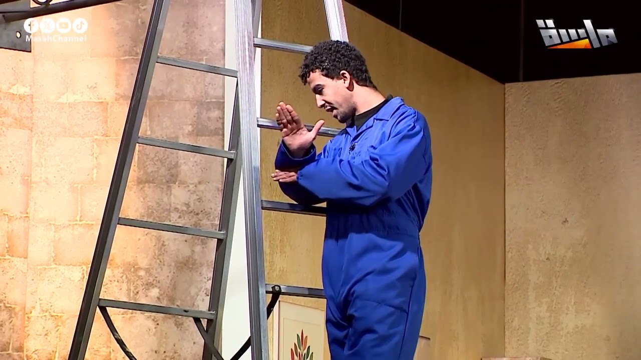 بين منتج عصبي ومخرج مساعد 