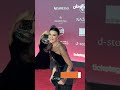 أروي جودة تلقط سيلفي مع المصورين بحفل افتتاح مهرجان الجونة
