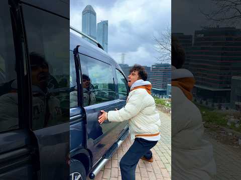 Arabanın Kapısı Neden Kapanmıyor ? #shtorts #comedy #funny