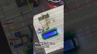 Circuito montado na protoboard de PIC16F877A com painel LCD 16x2. #circuit #lab #eletronic