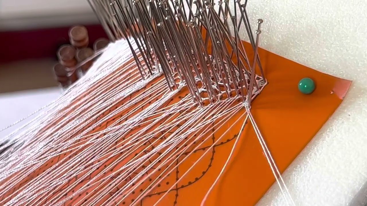 Toalla punto triangulo y onda. Inicio en recto a caballo Raquel M Adsuar Bolillotuber