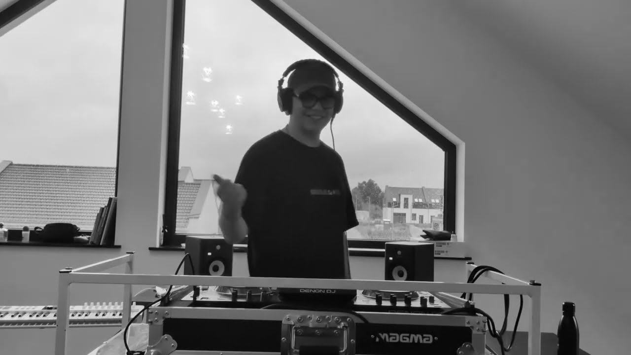 Me, My Room & My Music. ep1