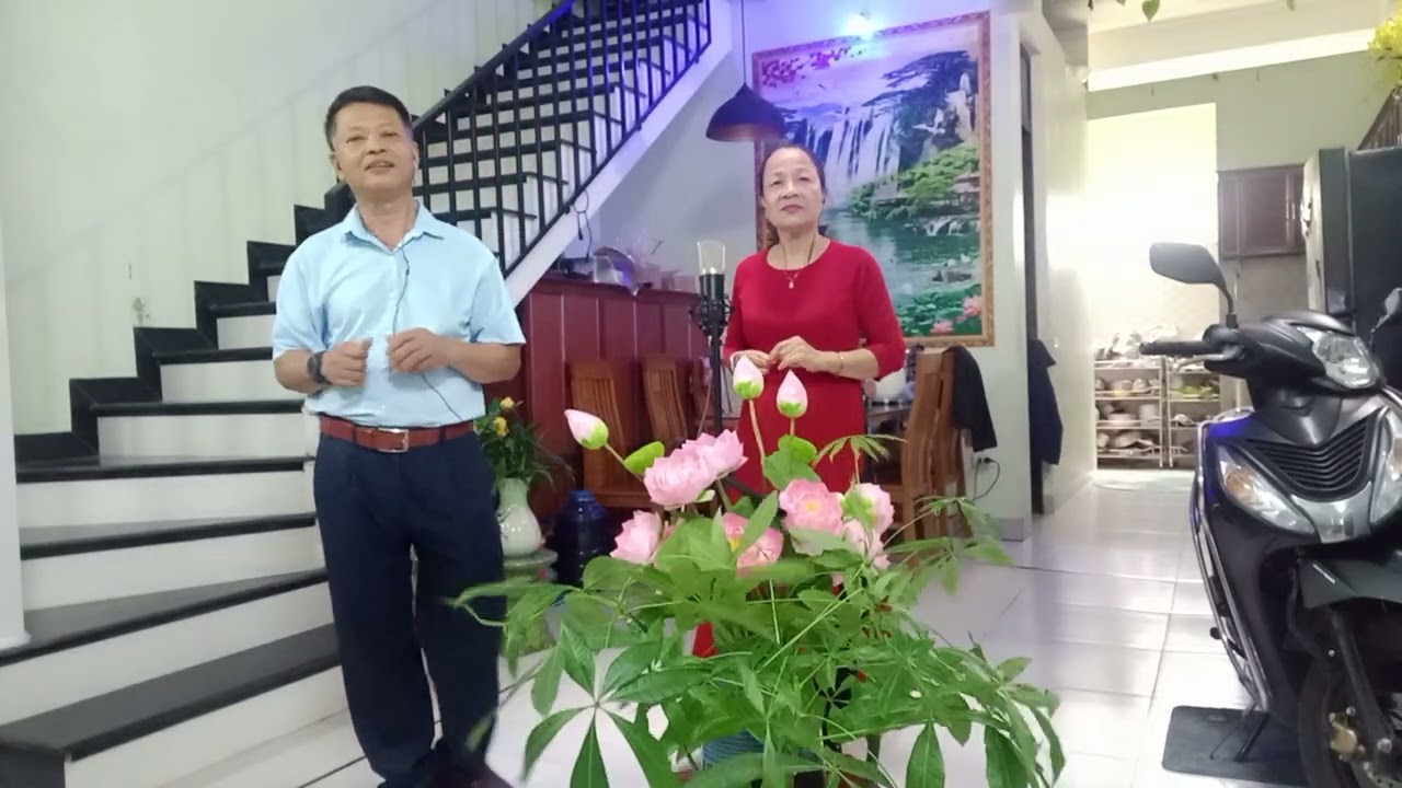 Minh thi song ca .ca khuc tren cong truong ron tieng ca