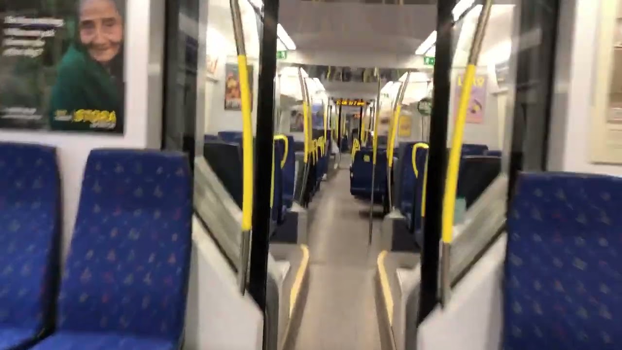 X60B Pendeltåg tas ur trafik vid Älvsjö.