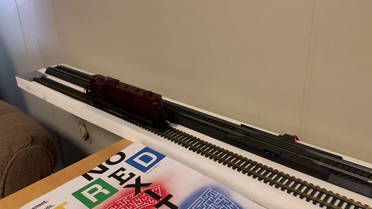 AHM EMD GP-18 Diesel Locomotive - YouTube