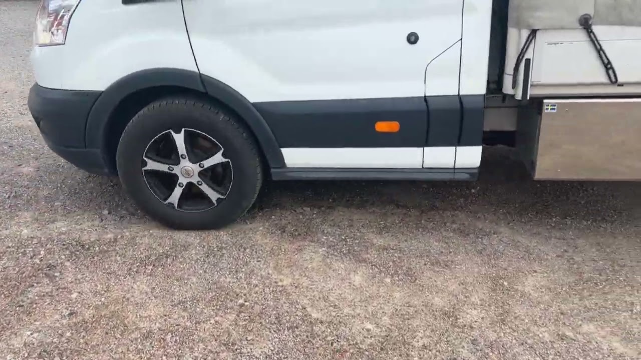 Flakbil med kapell Ford Transit 2.0 EcoBlue