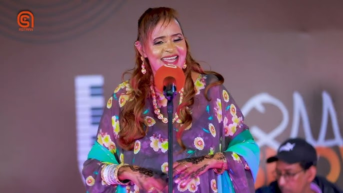 Chicks, albatta, katta xoroz onlayn yaxshi koraman