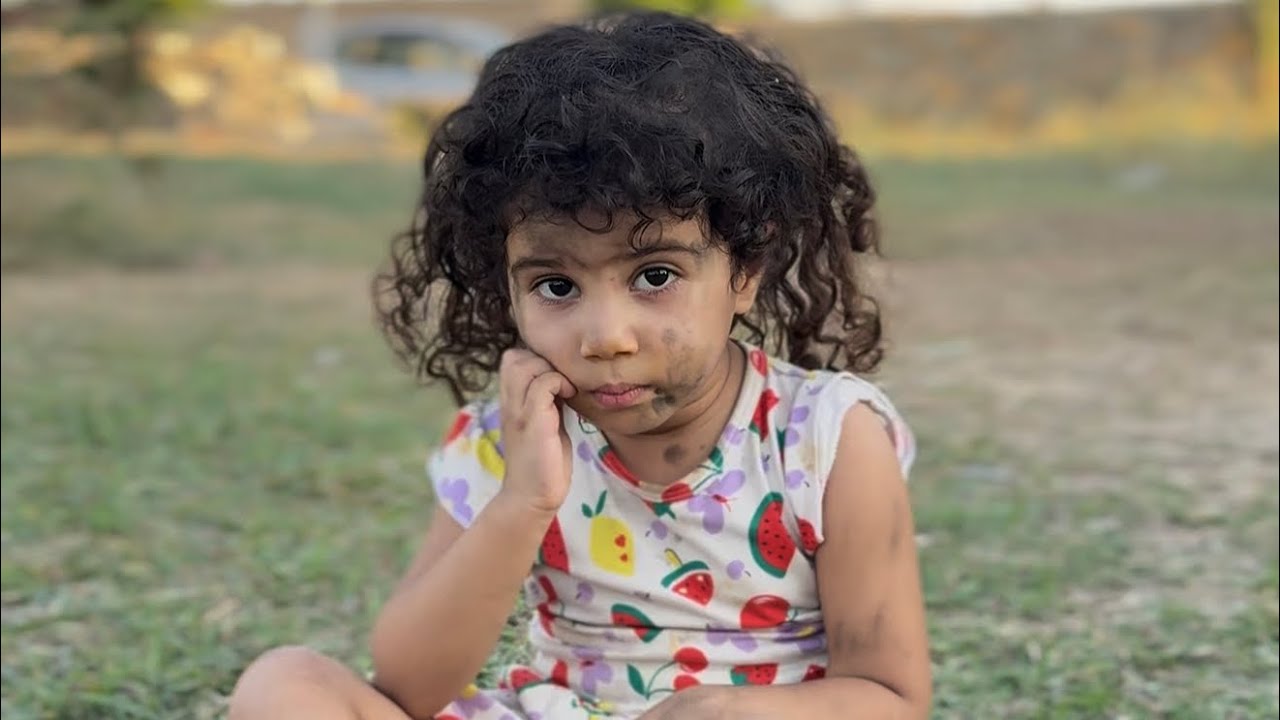 بنت تبكي 💔