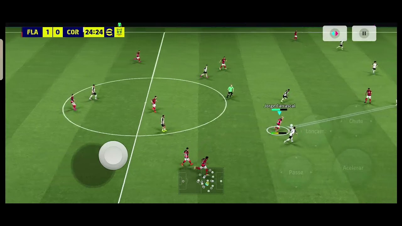 Jogando Efootball na manutenção 