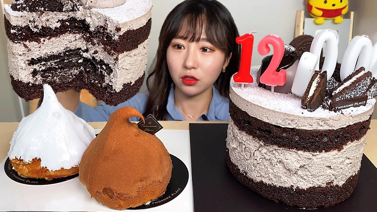 12만명 기념 투썸 모어댄쿠키앤크림 초코 바닐라 크렘슈 케이크 먹방 Dessert Mukbang
