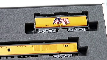 Kato USA N scale FEF-3, Water Tender and Excursion Train Set Unboxing