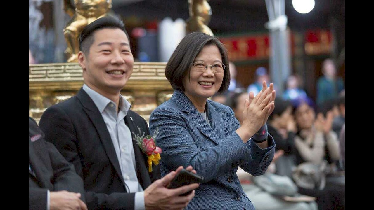 Freddy Lim: Ein Metalhead im Parlament