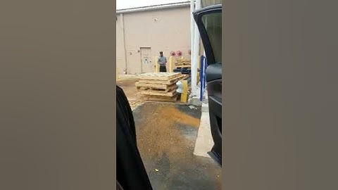 Finding pallets freeeeeee$$$$$$