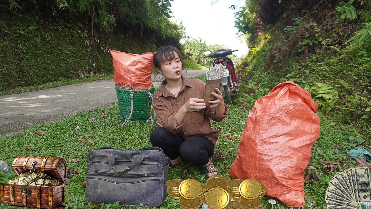 Poor girl collecting scrap finds strange discarded bag containing strange antiques and some cash
