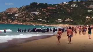 Un bateau de migrants débarque sur une plage espagnole