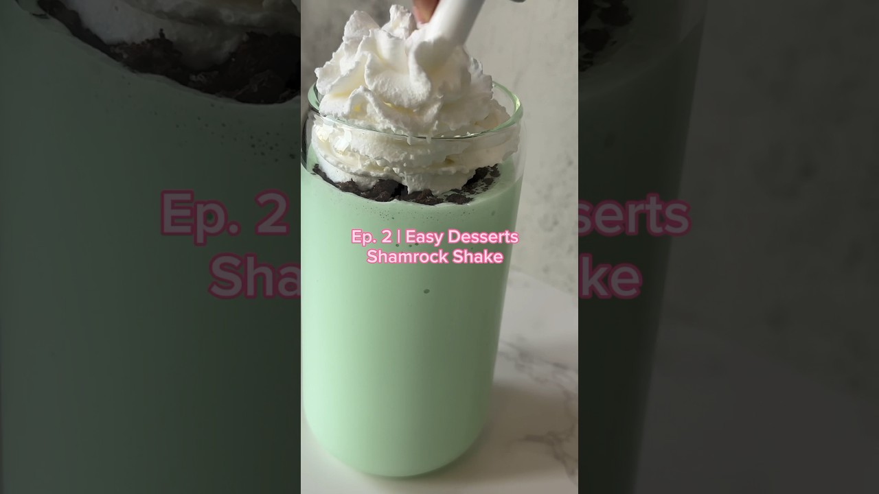 YOU HAVE TO TRY THIS COPYCAT MCDONALD’S SHAMROCK SHAKE 