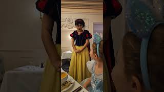 Snow White Meet Princess Lunch Disneyland Paris disney snowwhite princess paris