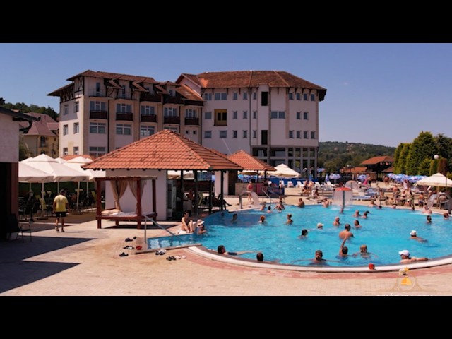 Hotel sa čak SEDAM BAZENA, akva parkom i spa centrom | TERME VRUJCI u banji Vrujci | Priče iz lobija