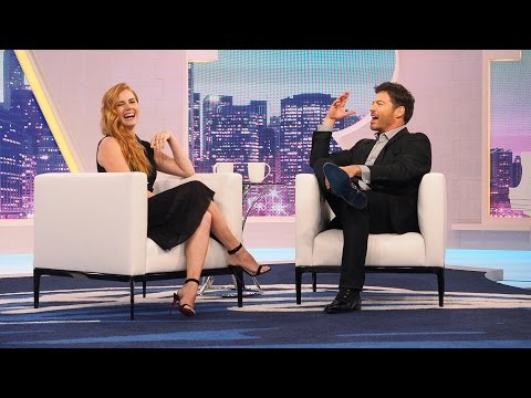 Amy Adams Reveals The Truth Behind Her Gift To Harry Connick Jr!