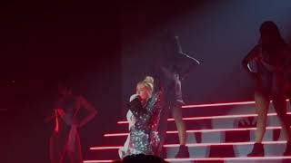 Fall in Line Christina Aguilera - Liberation Tour live in Miami