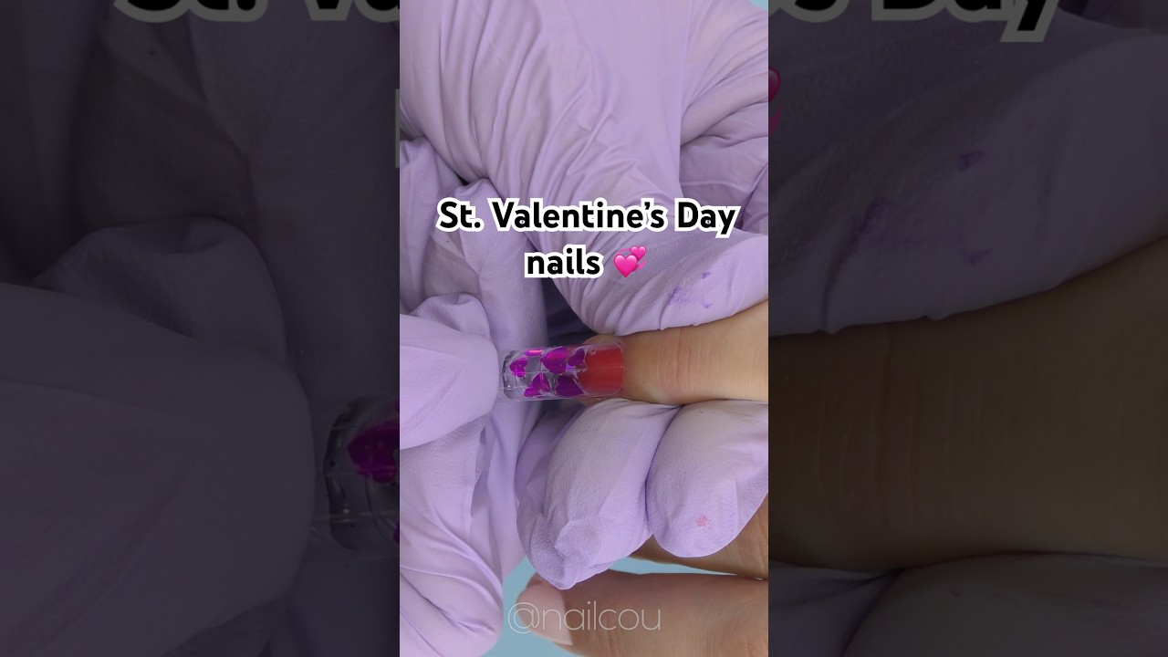 You need to try this St. Valentine’s Day nails 💞